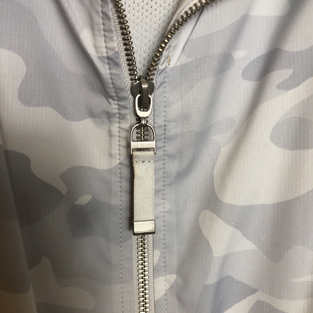 Chico’s Cammo Pattern Gray Lightweight Long Sleev… - image 5